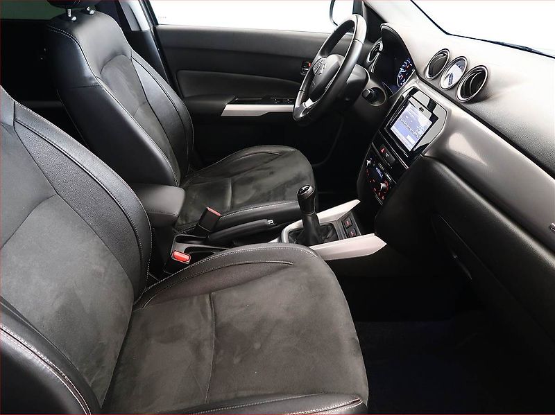Suzuki Vitara (2016) 1.6 VVT, 4X4, Navi, Tempomat - fotka 9 z 17