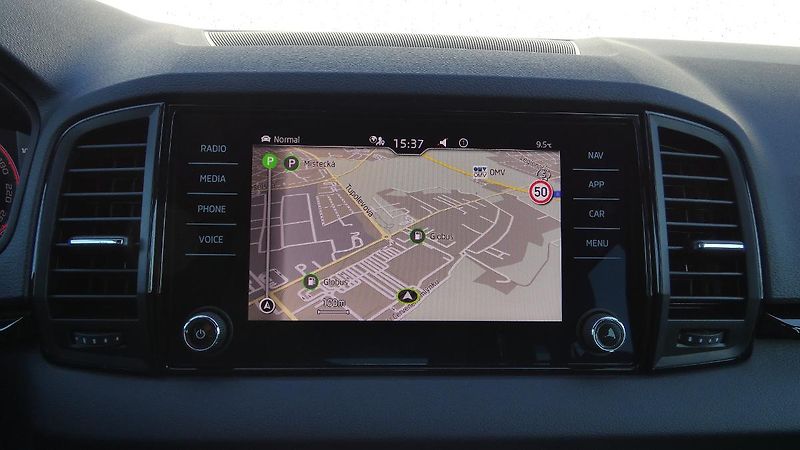Škoda Karoq 1,5 TSI DSG Sportline - fotka 15 z 26