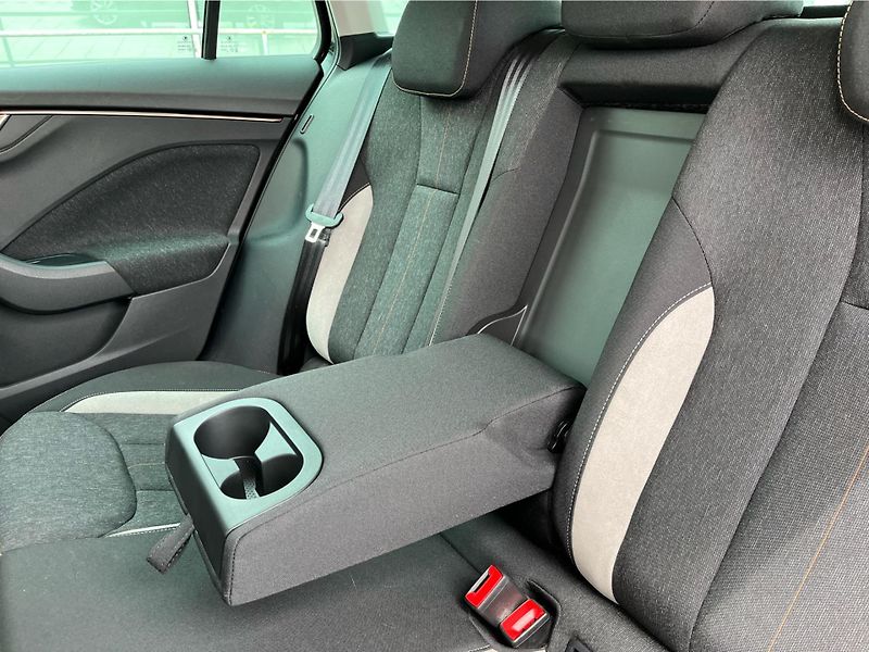 Škoda Scala 1.0 TSi 85 kW TOP SELECTION - fotka 24 z 28
