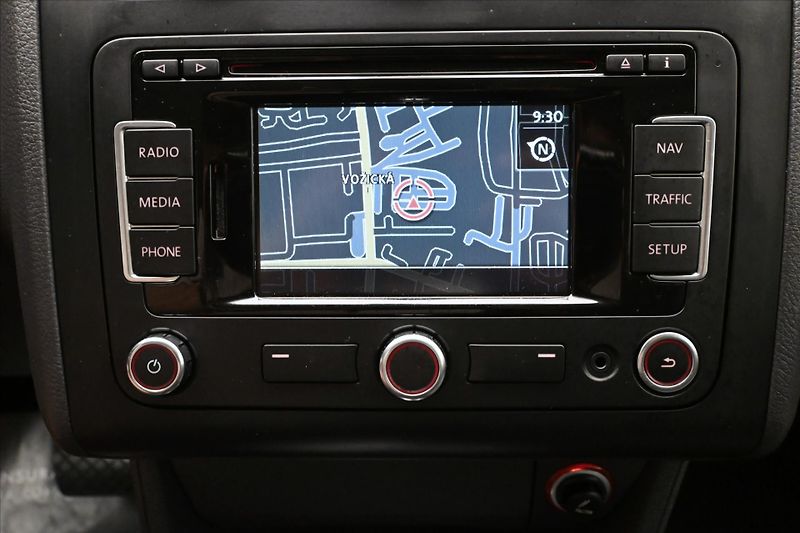 Volkswagen Touran 2,0 TDI 103kW DSG 7 míst Nová - fotka 20 z 31