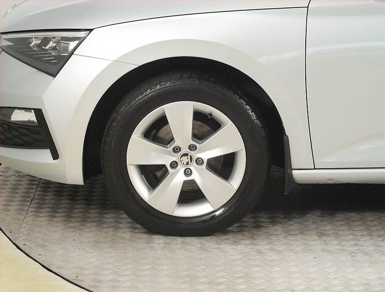 Škoda Scala (2021) Style 1.5 TSI, ČR,1.maj - fotka 14 z 18