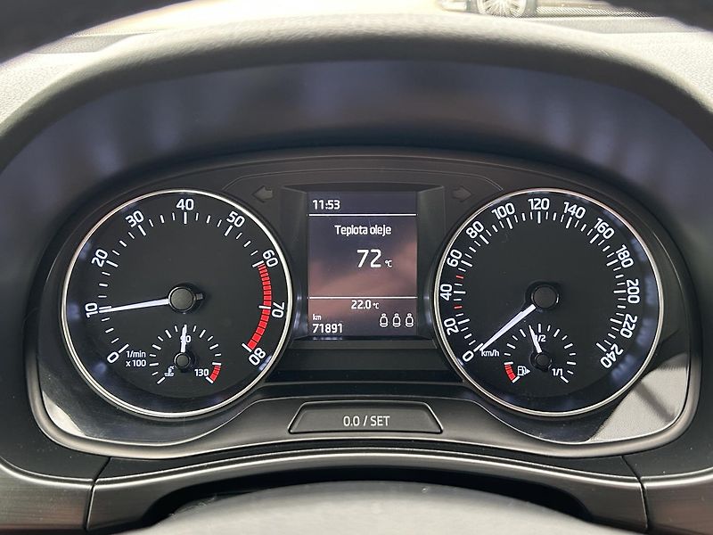 Škoda Fabia 1.0 TSI Style - fotka 7 z 26