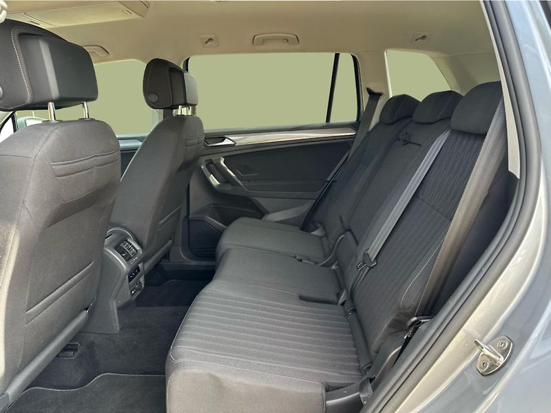 Volkswagen Tiguan 2,0 TDI 110 kW DSG Life - fotka 12 z 23