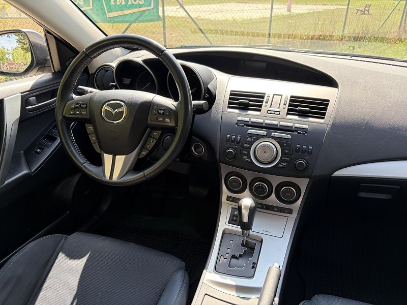 Mazda 3 2.0 Sports-Line AUTOMAT - fotka 25 z 33