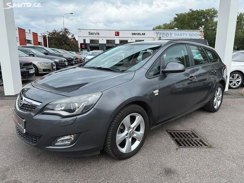 Opel Astra 1.7 CDTi 81kW - fotka 2 z 38