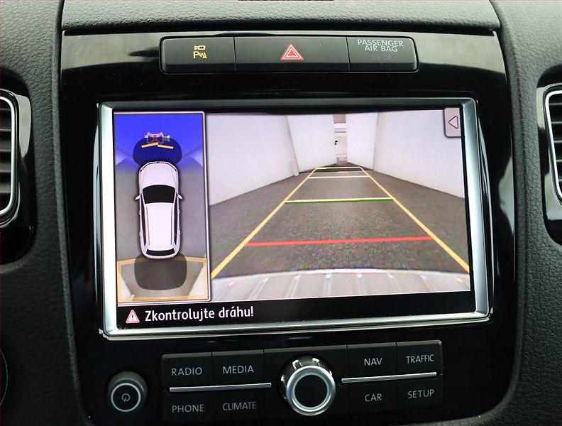 Volkswagen Touareg (2011) 3.0 TDI, 4X4, Automat - fotka 14 z 21