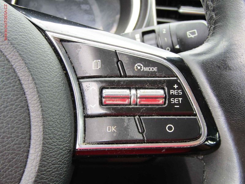 Kia Ceed (2018) 1.0T-GDi, AC - fotka 15 z 17