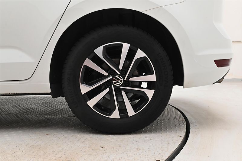 Volkswagen Touran 2,0 TDI 110kWTAŽNÉ LED Záruka - fotka 31 z 31