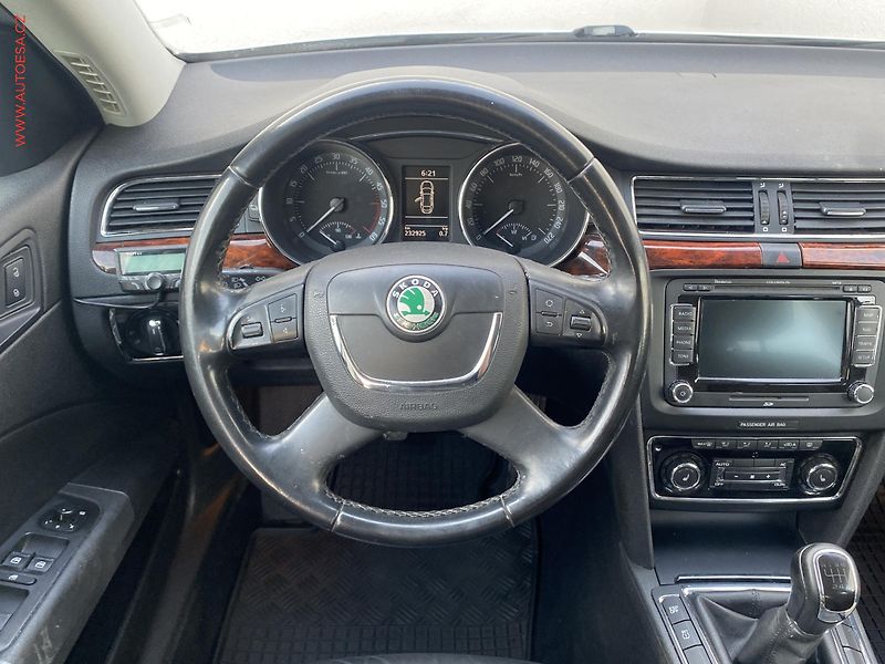 Škoda Superb (2010) 2.0TDi, ČR, Bixenon, AC - fotka 11 z 18