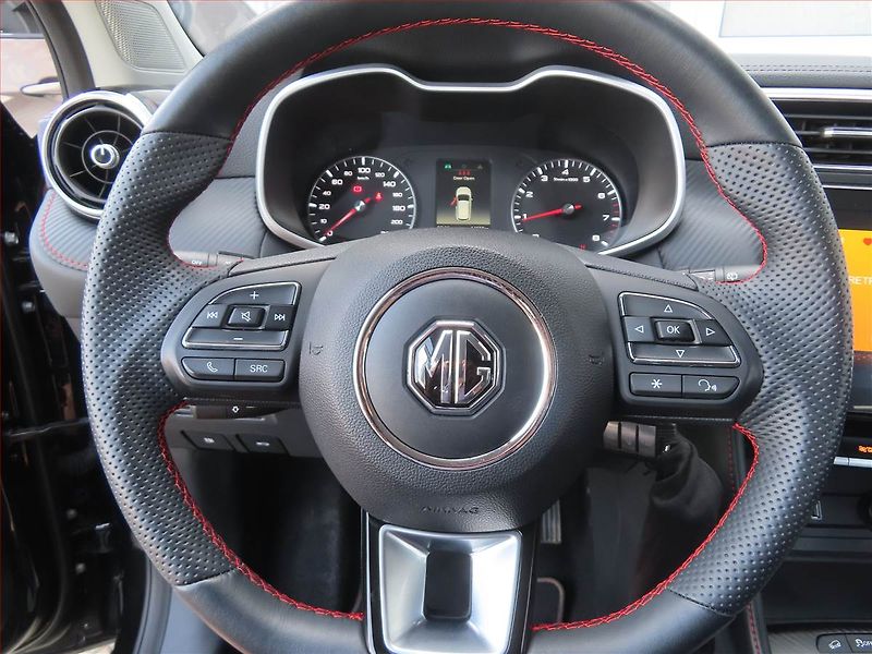 MG ZS (2024) Essential 1.5, Serv.kniha - fotka 15 z 17