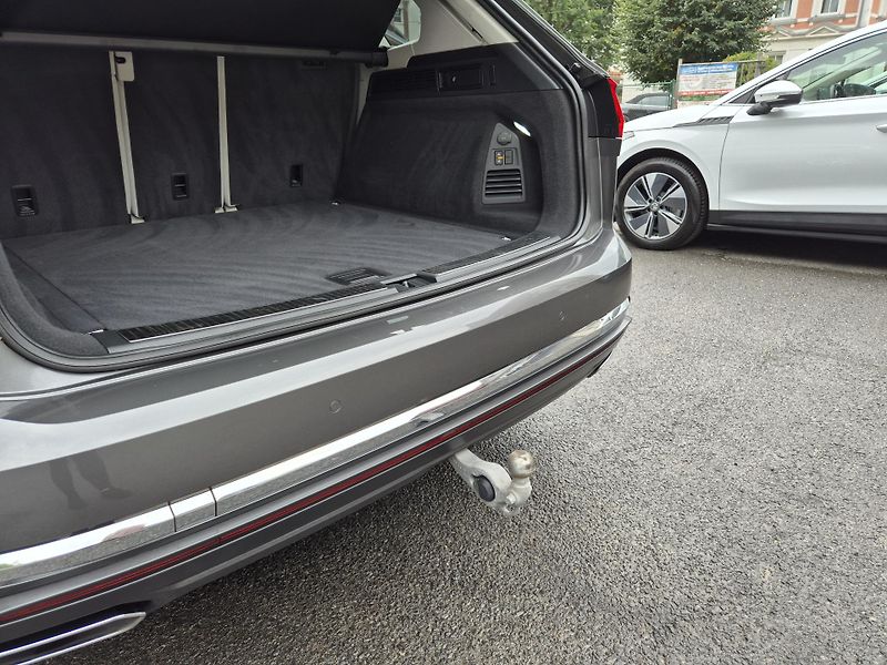 Volkswagen Touareg 3,0TDi 170kw 4x4 DSG TZ 19ALU - fotka 38 z 43