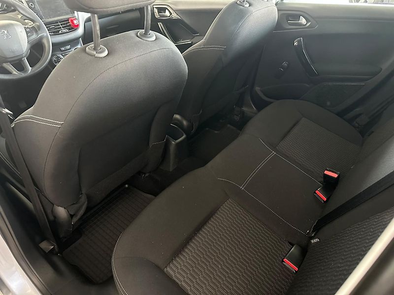 Peugeot 208 1,2 Puretech, tempomat, ČR - fotka 9 z 16