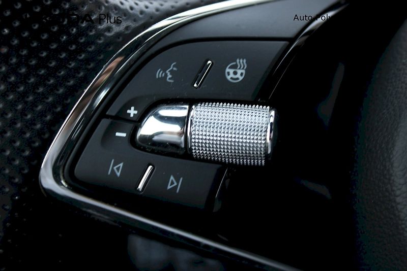 Škoda Superb (2024) Combi SportLine 2.0 TDI 110 kw - fotka 13 z 25