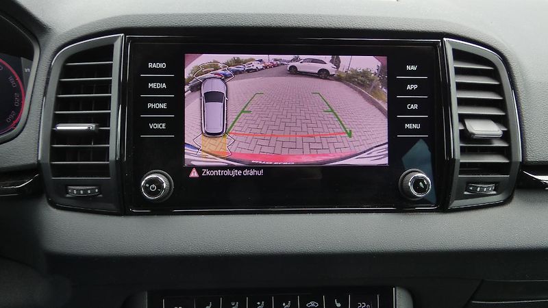 Škoda Karoq 1,5 TSI DSG Sportline - fotka 16 z 24