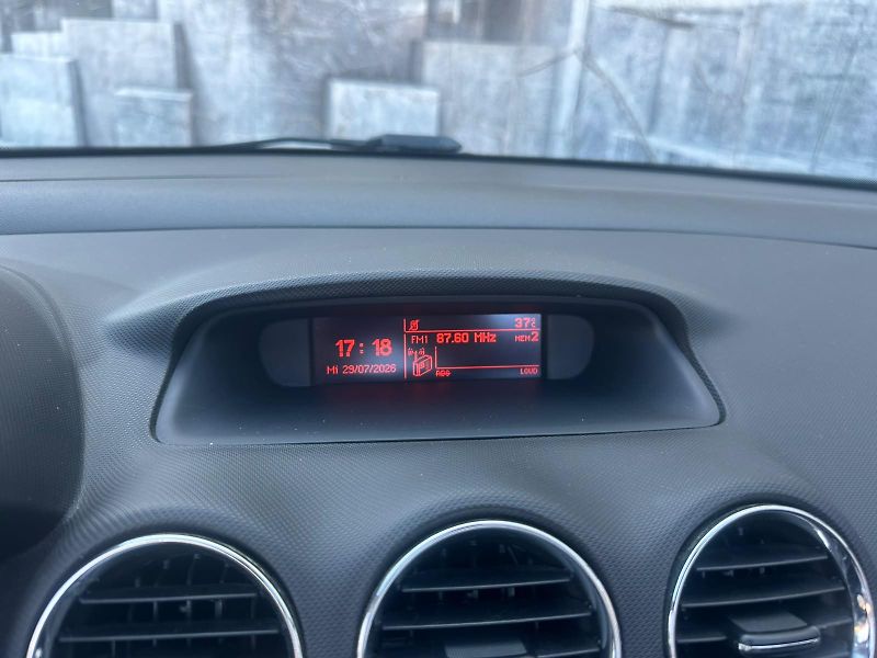 Peugeot 308 (2012) CC, 2.0HDi, 120KW - fotka 16 z 27