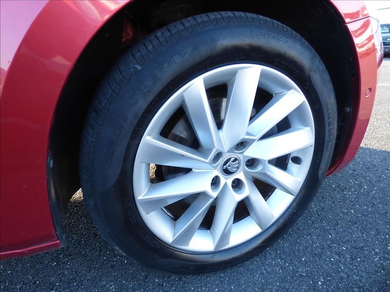 Škoda Superb 2,0 TDI DSG,Bi-Xenon,model 201 - fotka 9 z 45