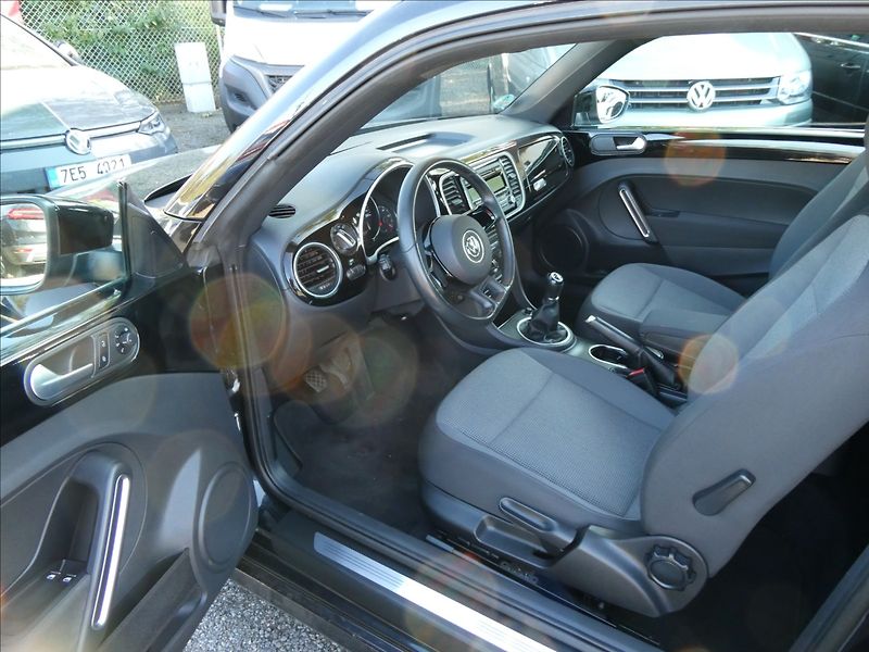 Volkswagen Beetle 1,2 TSi 77kW,1.maj.,po servise - fotka 15 z 52