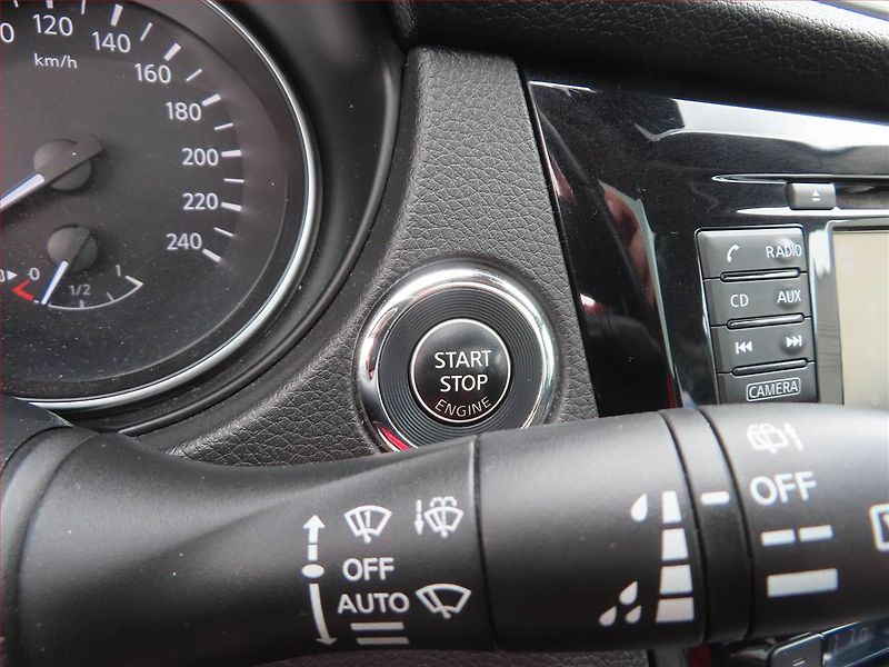 Nissan Qashqai (2017) N-Connecta 1.2 DIG-T, Automat - fotka 18 z 24