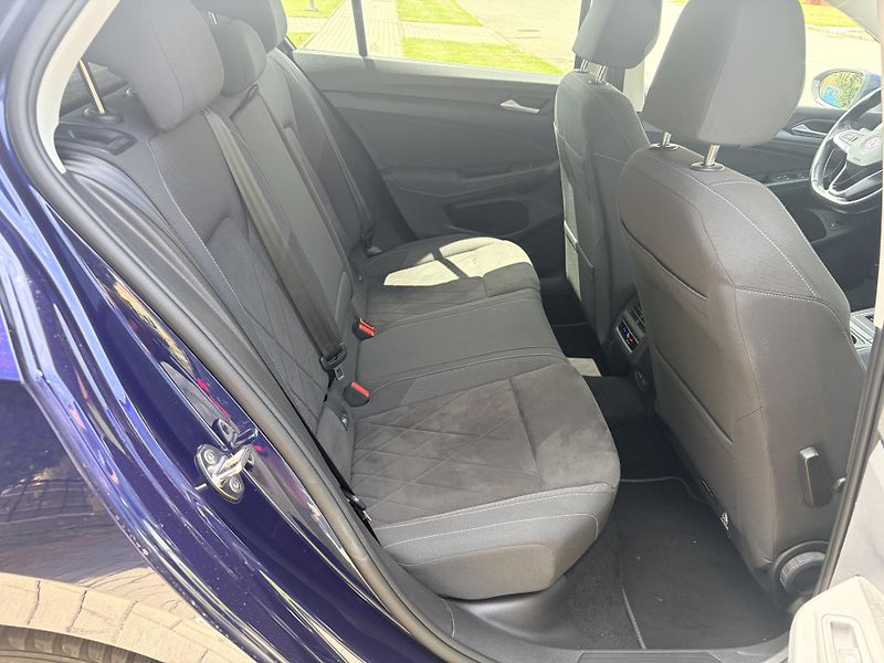 Volkswagen Golf 1.4TSI HYBRID VIRTUAL LED - fotka 47 z 50