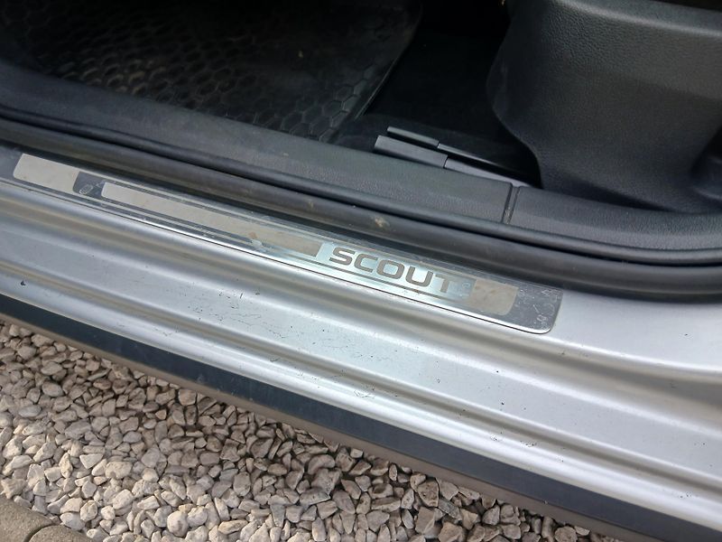 Škoda Octavia 2.0 TDi SCOUT 1.MAJ ČR - fotka 31 z 38