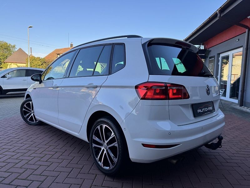 Volkswagen Golf Sportsvan (2015) 1.4TSi DSG Xenony Navi Tažné Z - fotka 3 z 50