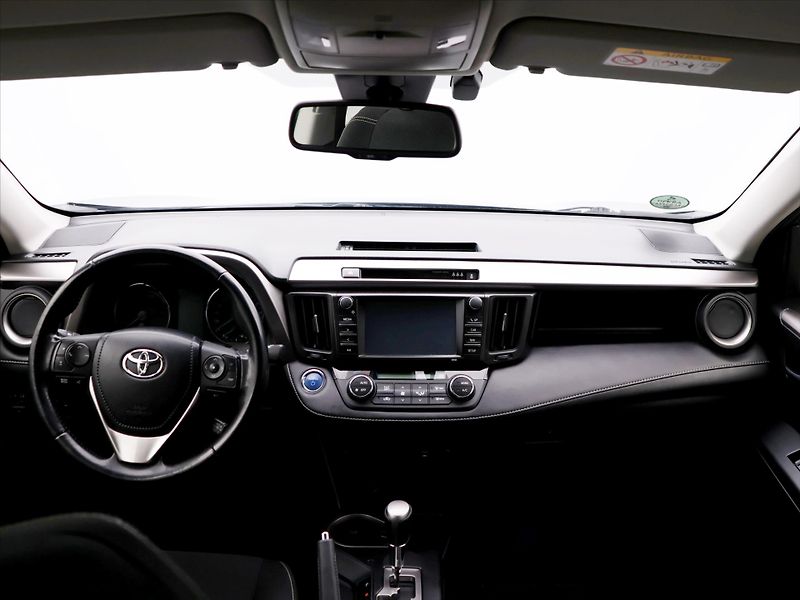 Toyota RAV4 2,5 HEV 114kW Executive 4WD - fotka 33 z 41
