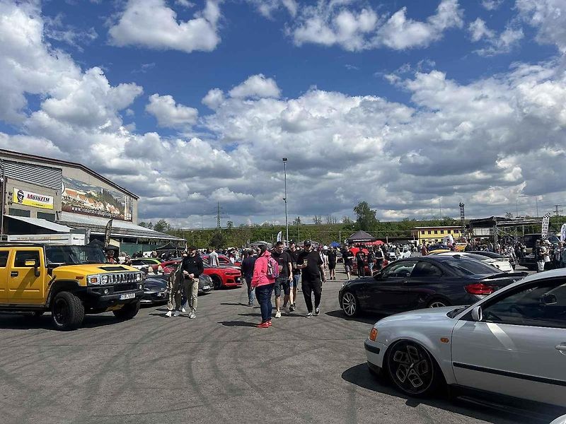 V Ostravě na Librosu se konalo zahájení drift a tuning sezóny, duben 2024.
