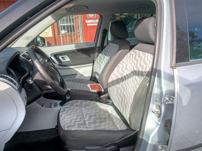 Škoda Fabia (2008) 1.4i 16V 63KW – ESP - fotka 12 z 37