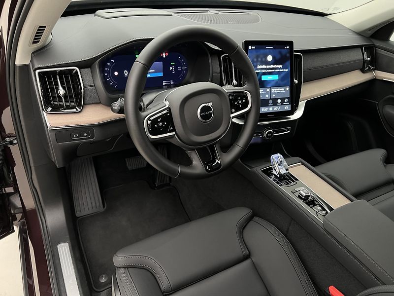 Volvo XC90 T8 AWD DARK PLUS REZERVACE - fotka 4 z 48