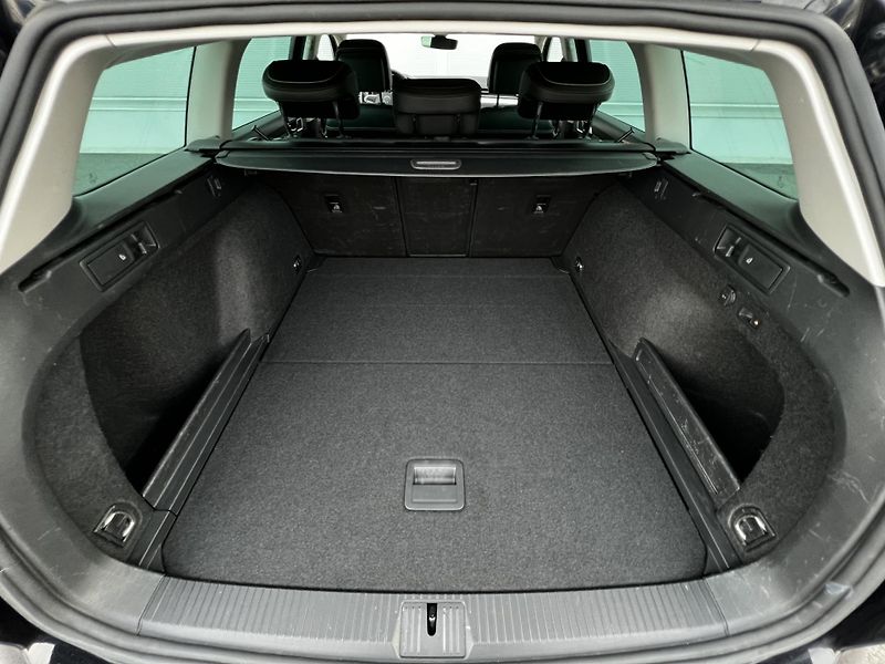 Volkswagen Passat 2.0TDI DSG Kůže Virtual TZ DPH - fotka 25 z 28