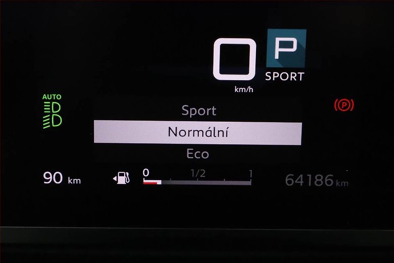 Citroën C4 (2023) 1.2 PureTech, Automat, Kůže - fotka 13 z 19