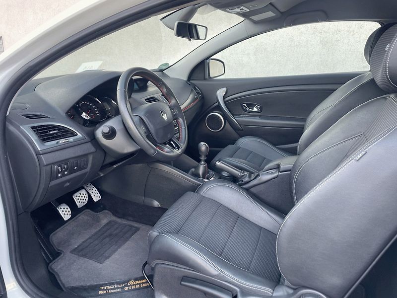 Renault Mégane (2013) Coupé GT LINE 1,4TCe 130k - fotka 16 z 22