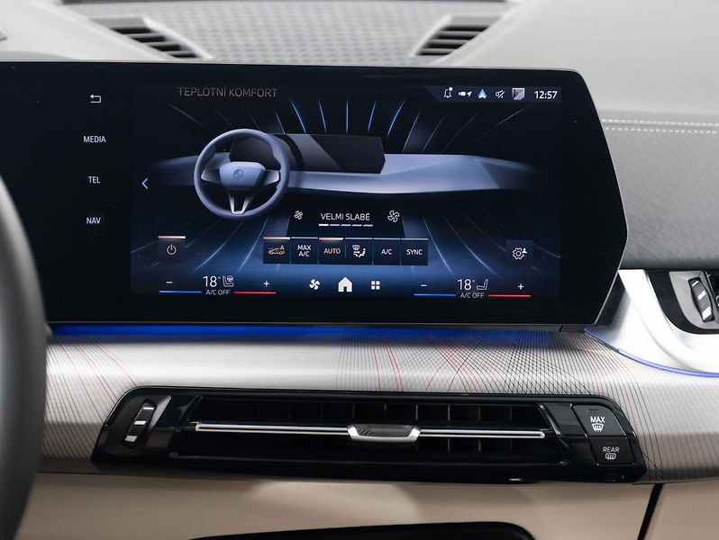 BMW iX2 xDrive30 - fotka 14 z 22