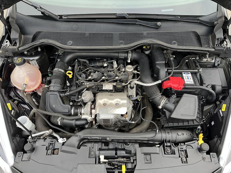 Ford Fiesta 1.0i KLIMA TEMPOMAT PŮVOD ČR - fotka 36 z 42