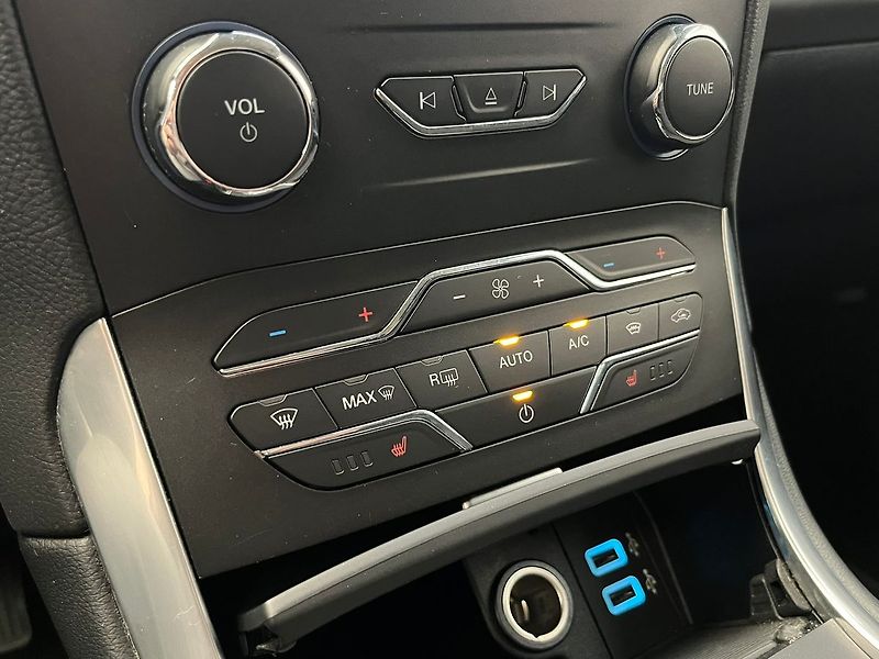 Ford Galaxy 2.5 HEV Titanium 7míst - fotka 24 z 67