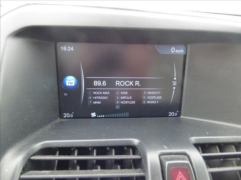 Volvo XC60 2,0 D3  Summum - fotka 17 z 34