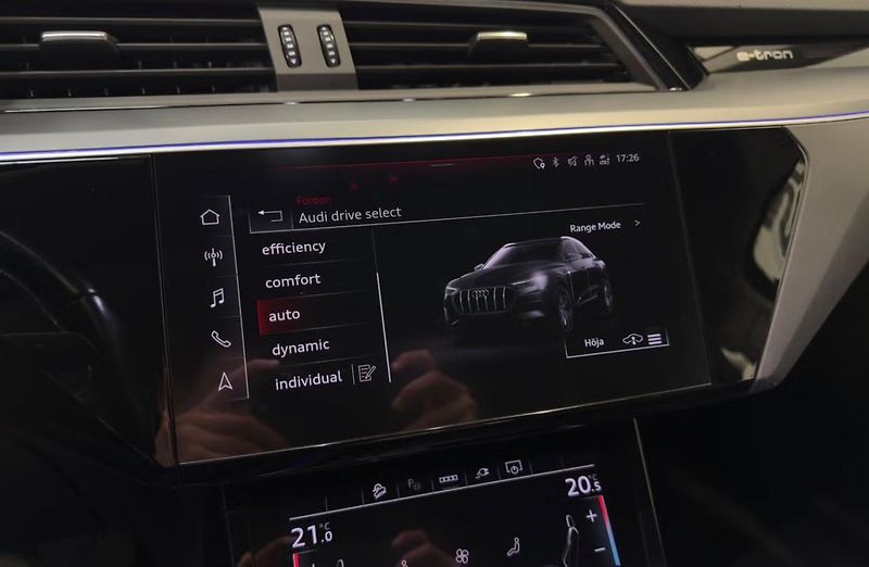 Audi Q8 e-tron 55 Sportback Q SoH 93% Kam LED - fotka 19 z 25
