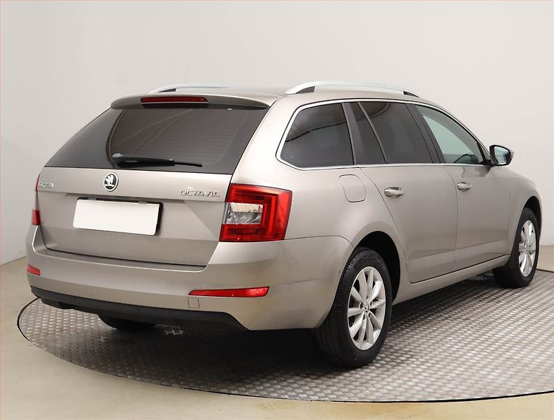 Škoda Octavia (2014) Elegance 2.0 TDI, Automat - fotka 5 z 20