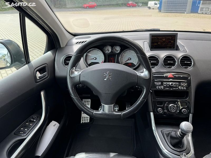 Peugeot 308 (2010) GTi 1.6i 147kw Nová STK - fotka 13 z 20