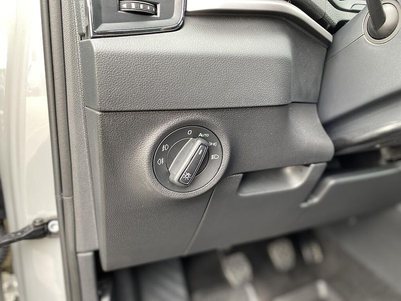 Škoda Karoq 1,0 TSI 81 kW Ambition - fotka 12 z 26