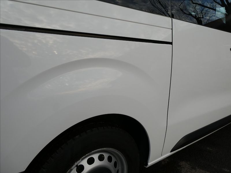 Peugeot Expert 1,5 HDi 1.MAJ.,LONG,9.míst,DPH - fotka 13 z 46