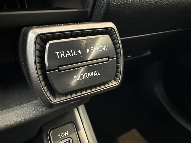 Toyota RAV4 (2026) 2.5HEV 4x4 - COMFORT BUSINESS - fotka 16 z 23