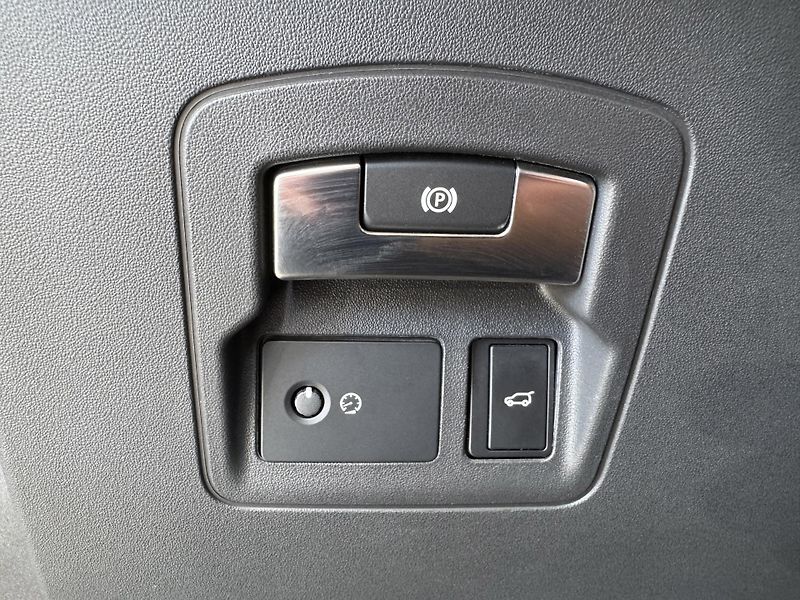 Land Rover Range Rover Velar D300 HSE R-Dynamic*HUD*Vzduch - fotka 32 z 45