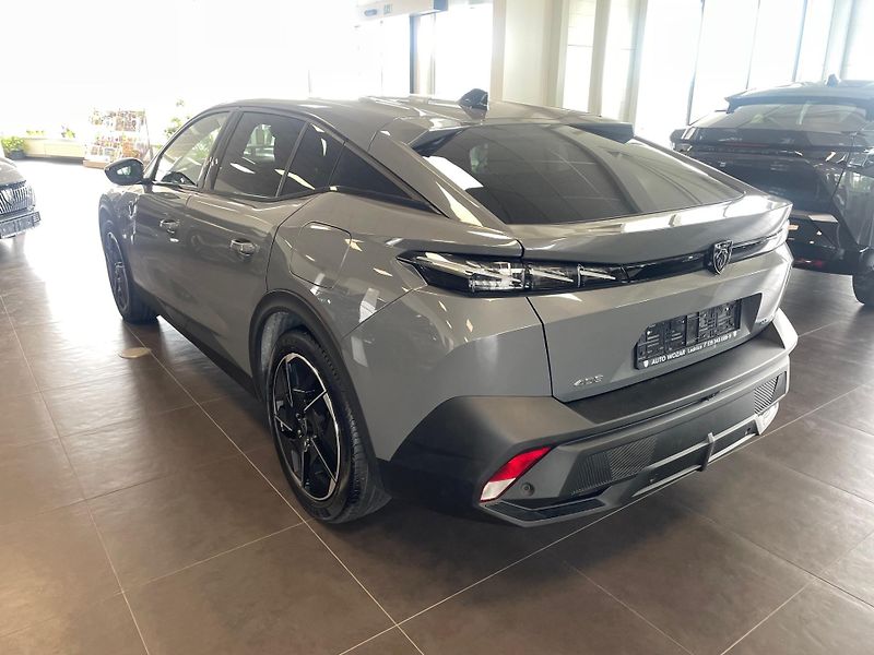 Peugeot 408 (2025) GT Plug-in Hybrid 225k e-EAT8 - fotka 4 z 6