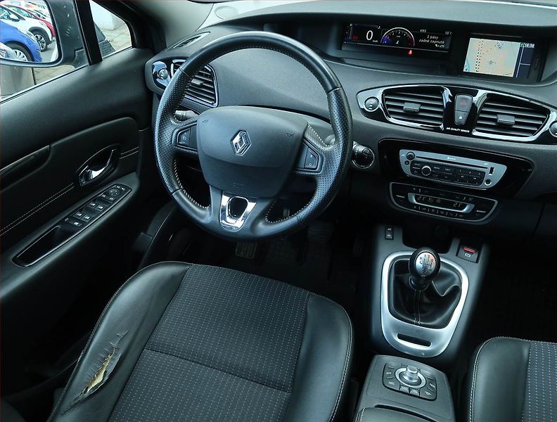 Renault Grand Scénic (2013) 1.6 dCi, Navi, Tempomat - fotka 7 z 20