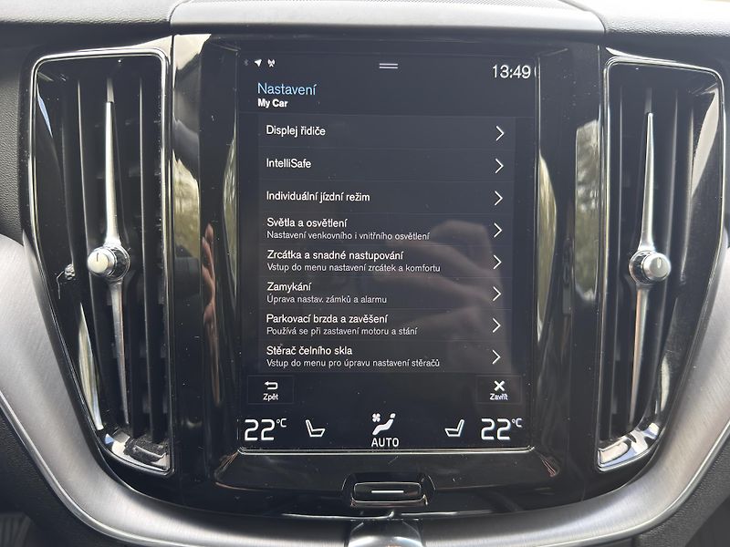 Volvo XC60 B5 AWD / ČR / 1. maj // výhřev - fotka 31 z 42