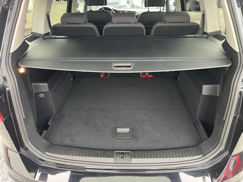 Volkswagen Touran (2020) 2.0 TDi DSG LED Webasto TOP - fotka 13 z 21