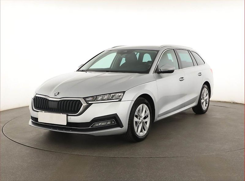 Škoda Octavia (2022) 2.0 TDI, Automat, Kůže, Navi - fotka 2 z 21
