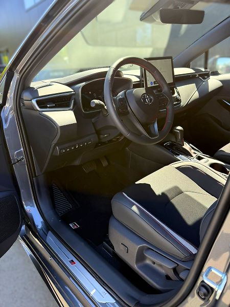 Toyota Corolla (2026) GR Sport - fotka 6 z 7