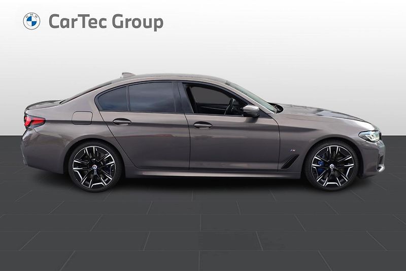 BMW Řada 5 540d xDrive - fotka 6 z 14
